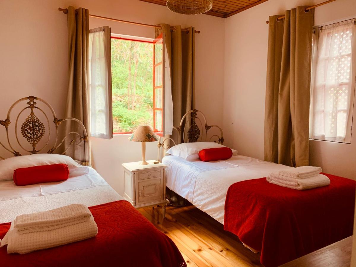 Vila Aurora Parada de Gatim Экстерьер фото